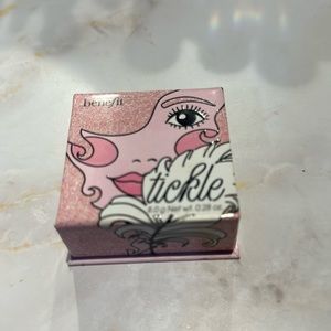 Benefit tickle highlighter